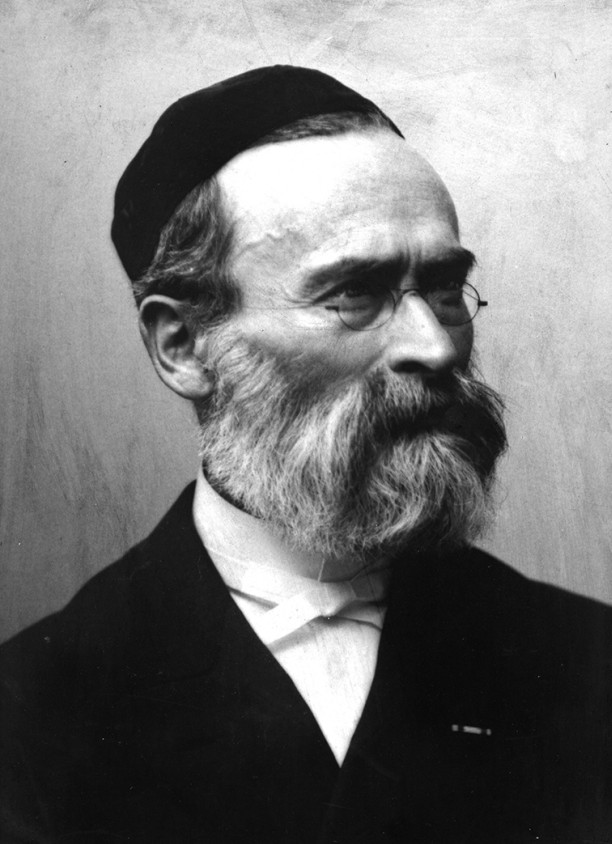 Portretfoto van opperrabbijn Joseph Hirsch Dünner uit ca. 1900.