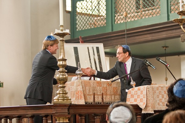 De officiële opening van het Joods Cultureel Kwartier werd door kroonprins Willem Alexander (de huidige Koning) verricht. Hij werd hartelijk onthaald door directeur Joël Cahen.